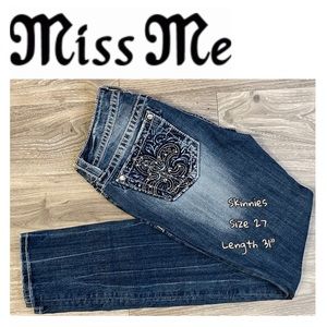 Like NEW Miss Me skinny jeans. Size 27